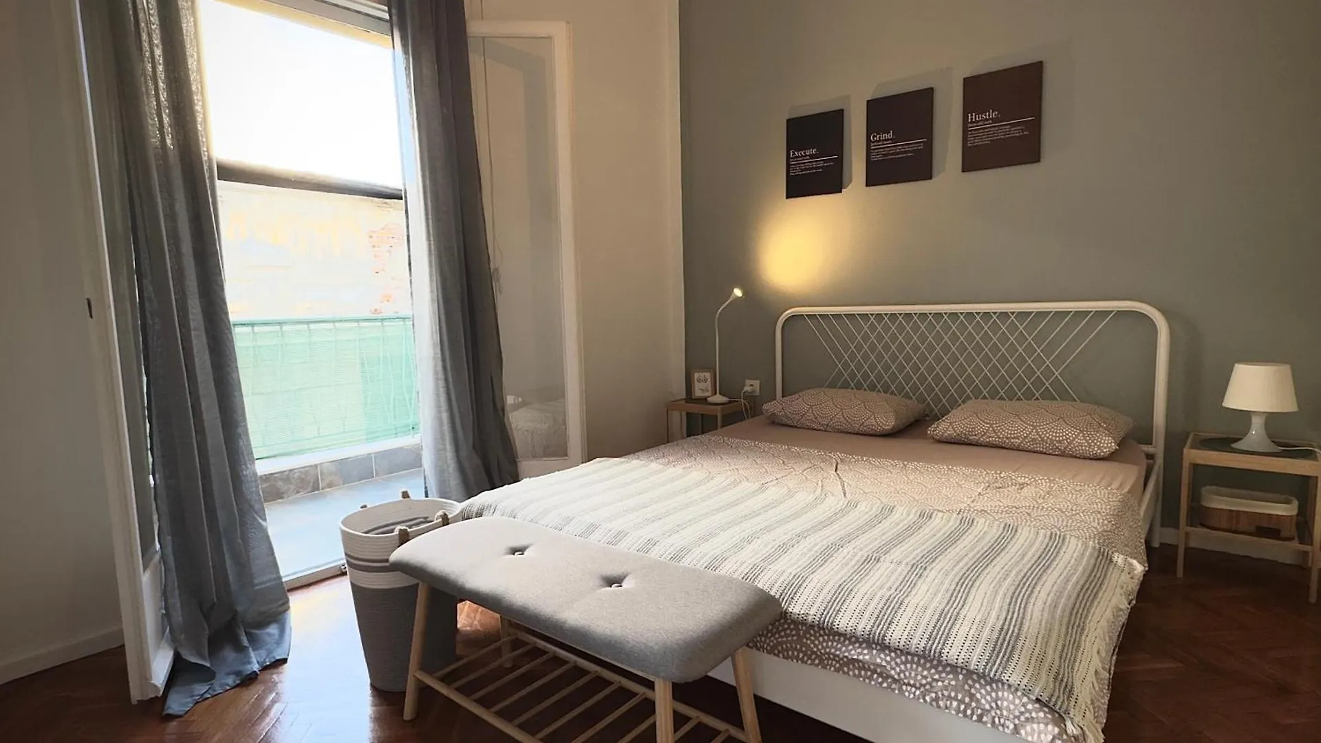 Cyriacus Flat In The Heart Of Thessaloniki Lägenhet